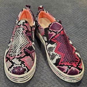 SnLe Skin Sneakers - ( Sz: US 9 / 40 EU)